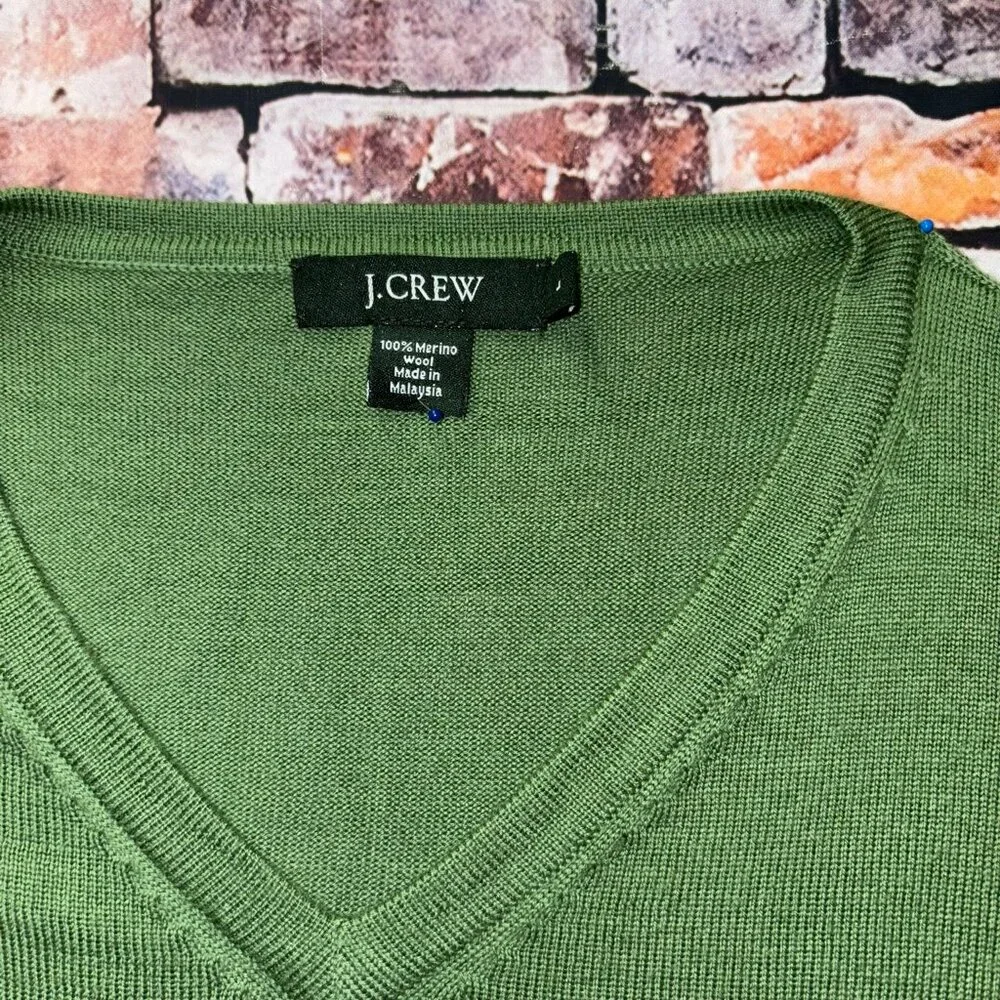 J. Crew Merino Wool Sweater in Green V-neck Long Sleeves Men Sz Large